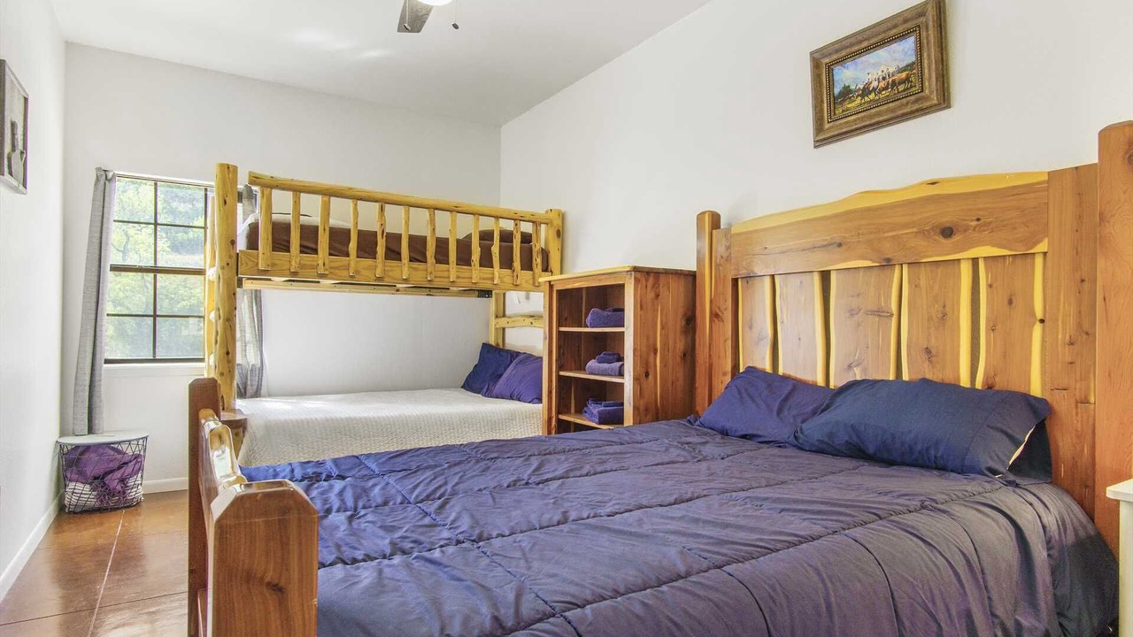 Photo of Bedroom in Leakey