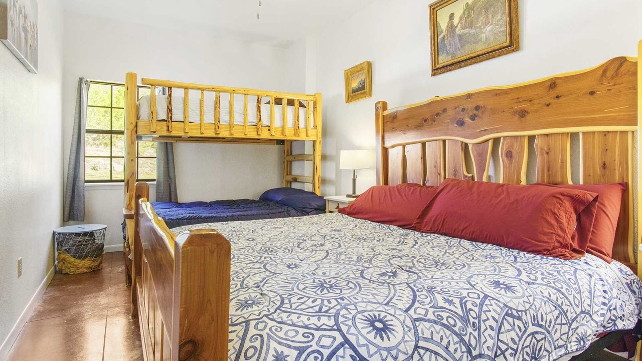 Photo of Bedroom in Leakey