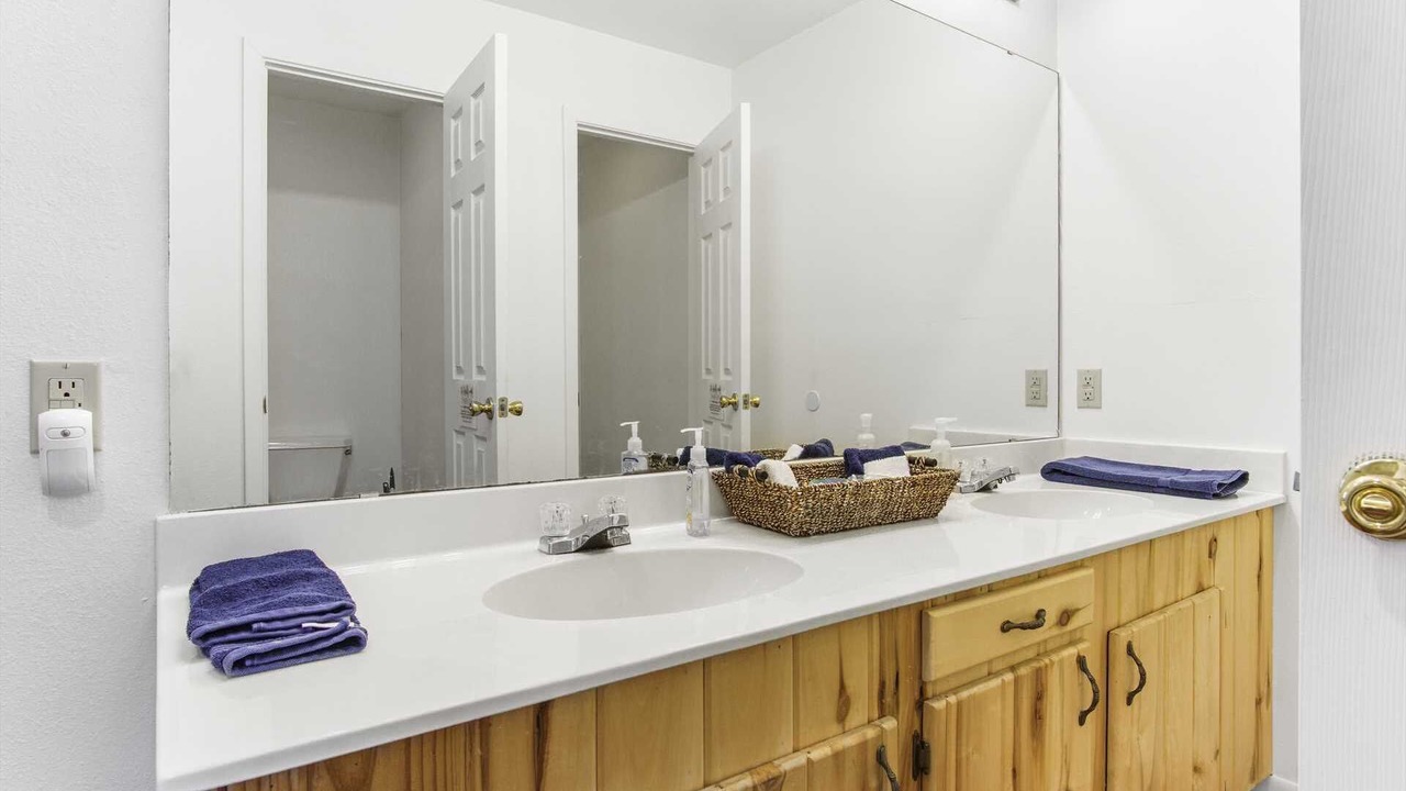 Photo of Bathroom in Leakey