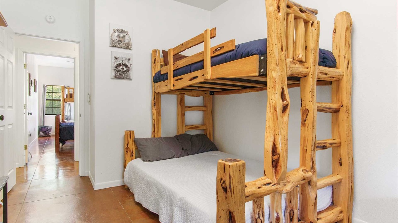 Photo of Bedroom in Leakey