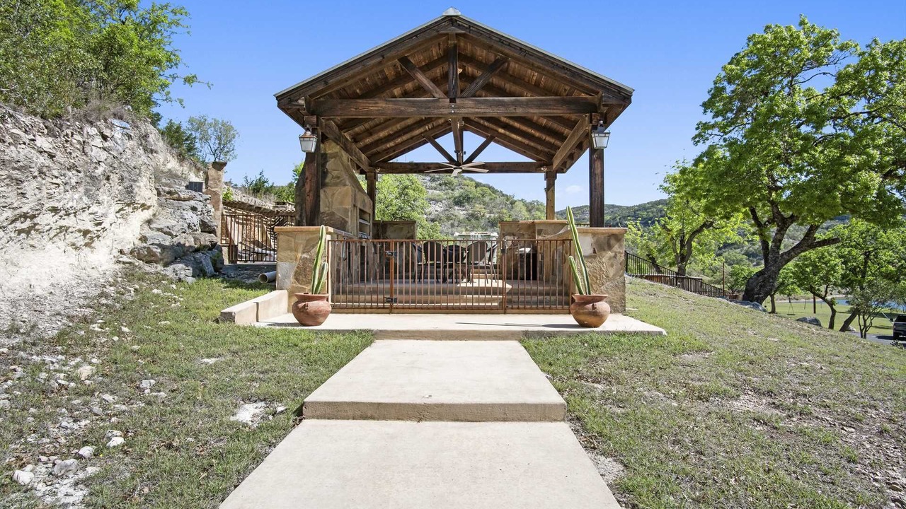 Photo of Outdoor in Leakey