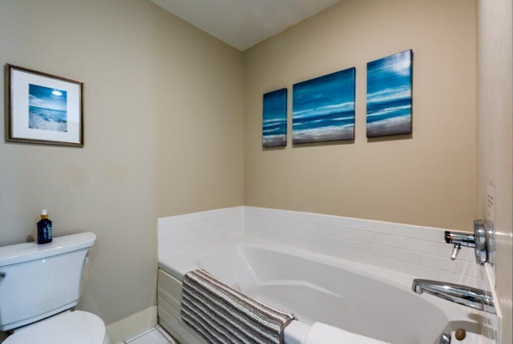 Photo of Bathroom in Union Pier
