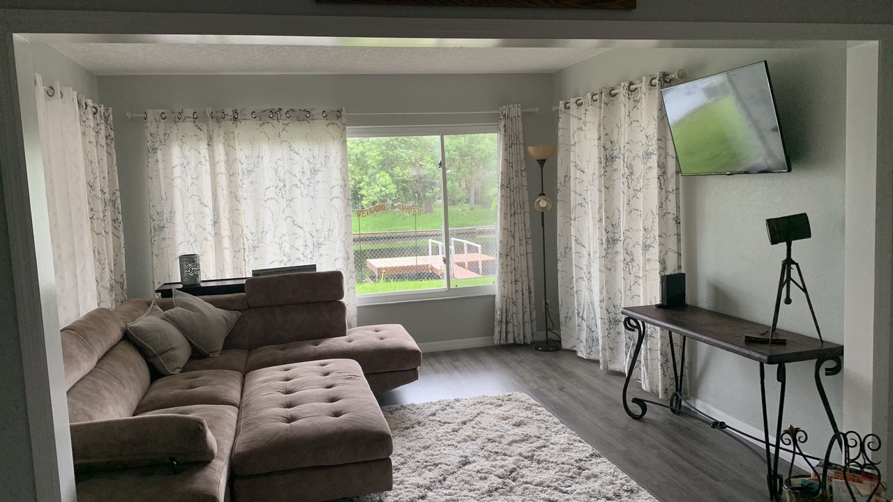 Photo of Livingroom in Tropic Shores