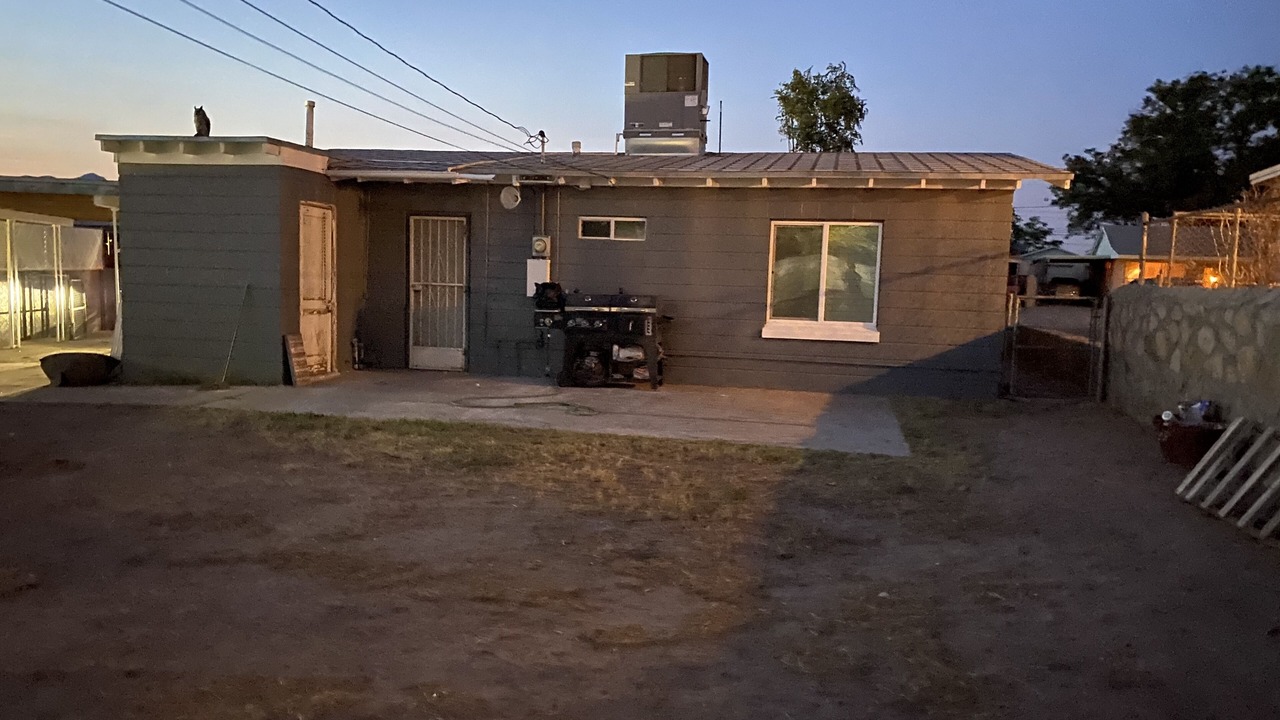 Photo of Outdoor in Timberwolf