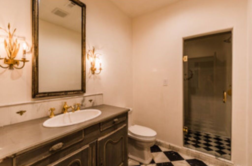 Photo of Bathroom in Hondo