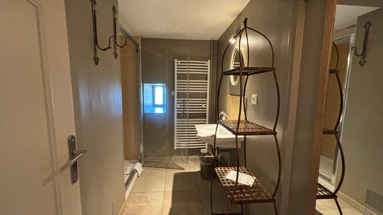 Photo of Bathroom in Saint-Etienne-en-Cogles