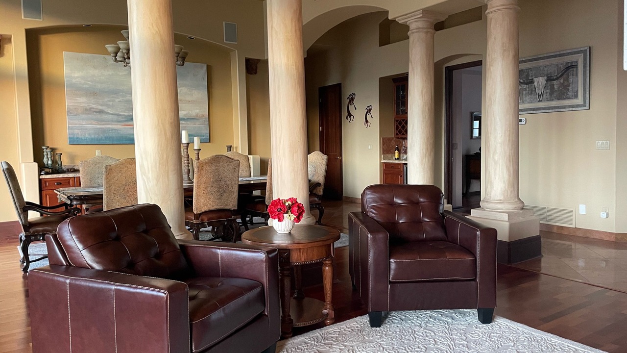 Photo of Livingroom in Canada Hills Estates