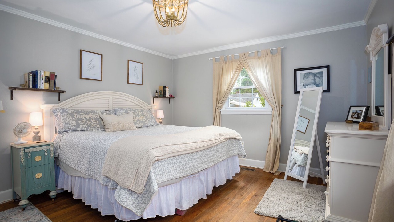 Photo of Bedroom in Elizabeth City