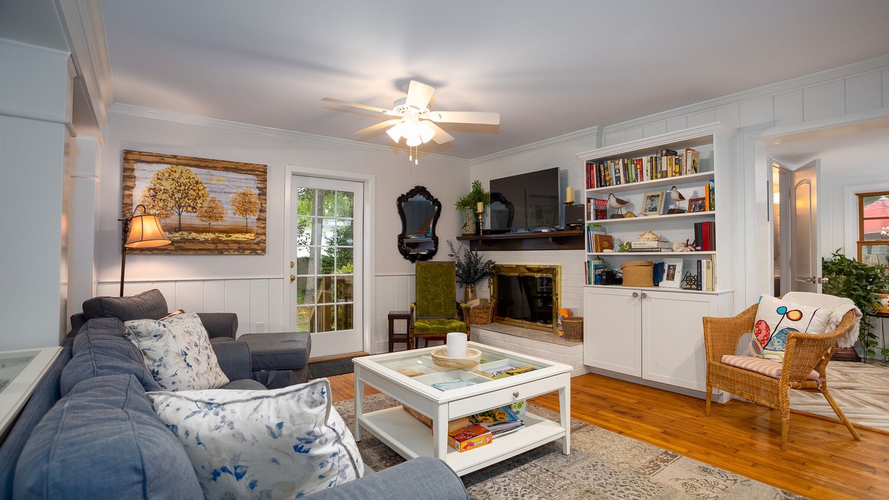 Photo of Livingroom in Elizabeth City