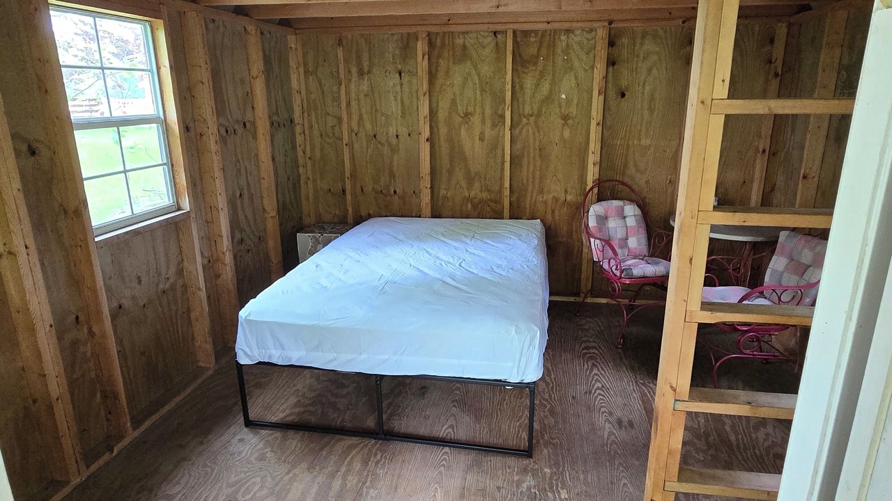 Photo of Bedroom in Winamac
