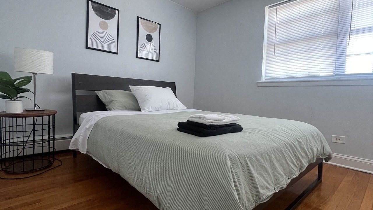 Photo of Bedroom in Des Plaines