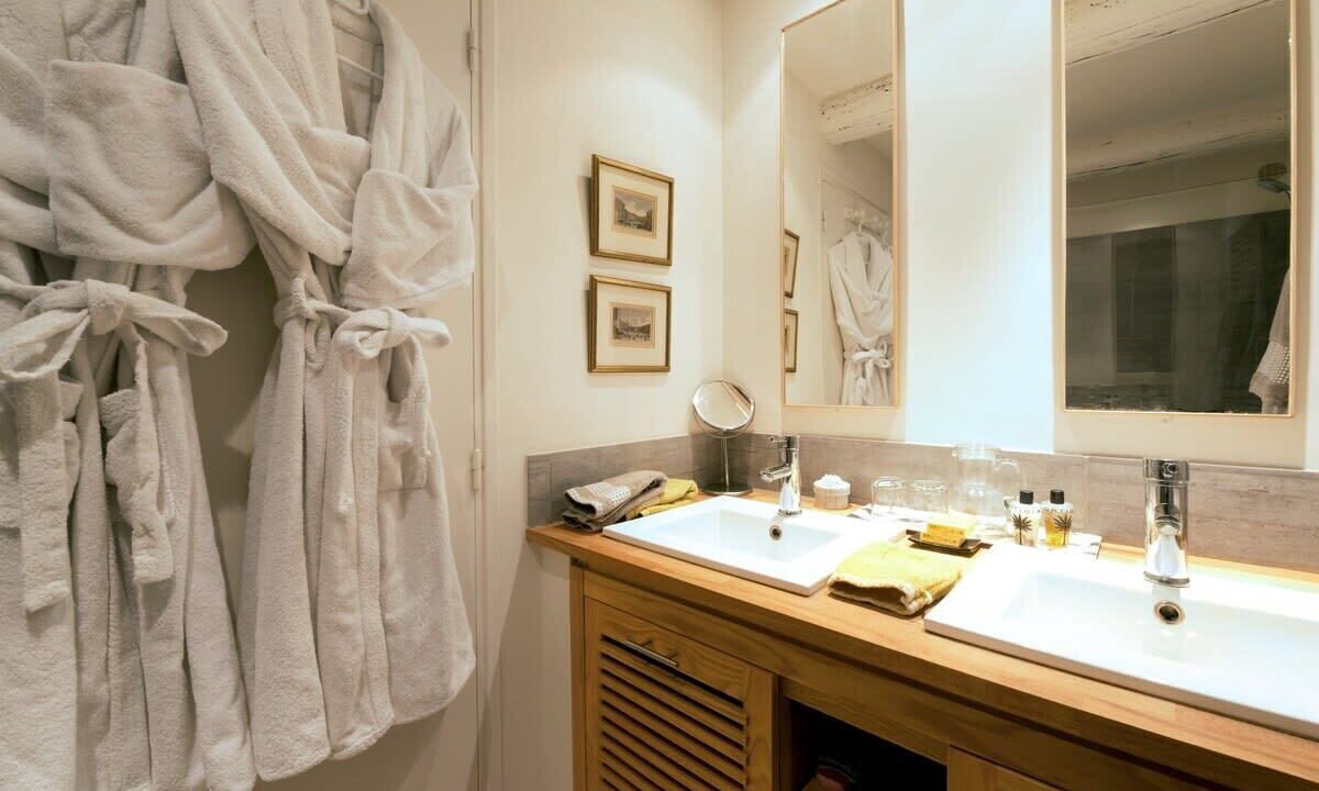 Photo of Bathroom in Uzes