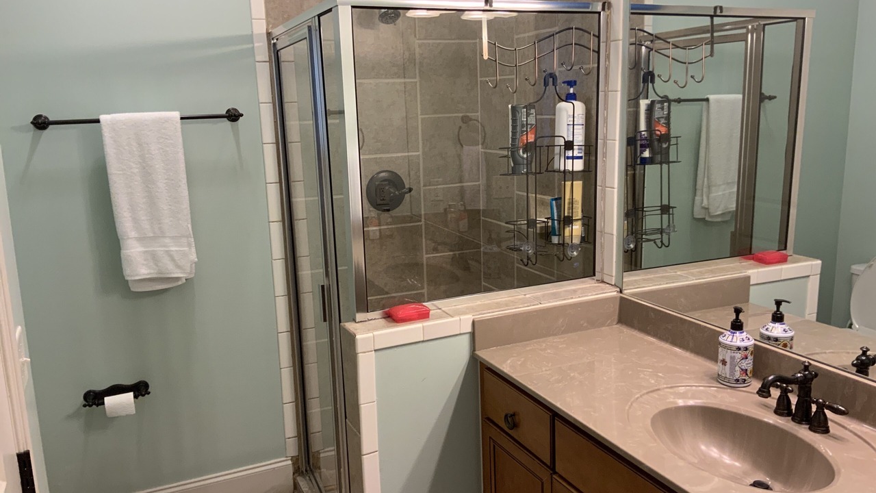 Photo of Bathroom in Hope Gardens