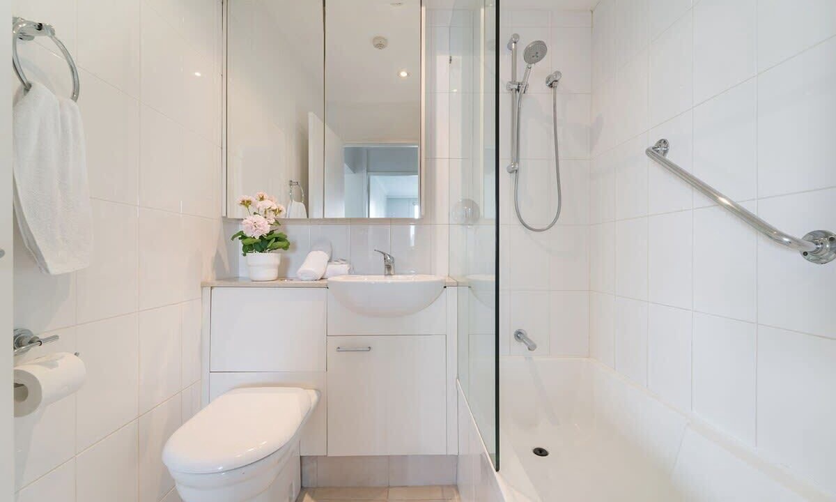 Photo of Bathroom in McMahons Point