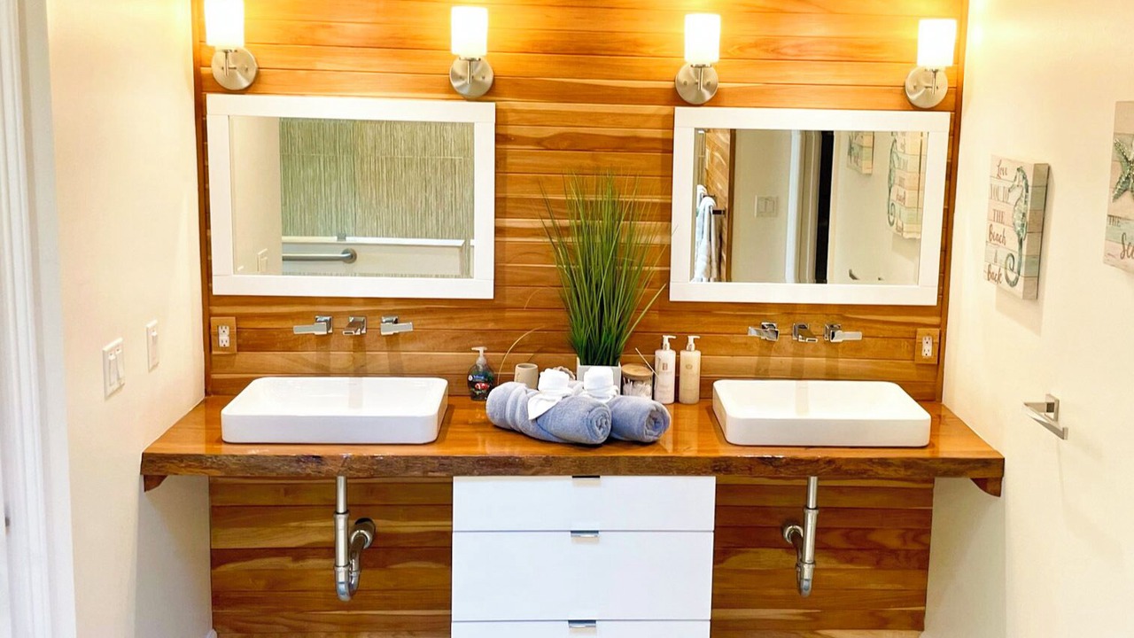 Photo of Bathroom in Orlando Beach