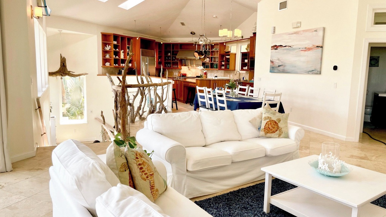 Photo of Livingroom in Orlando Beach