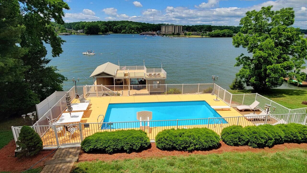 Photo of Outdoor in Moneta