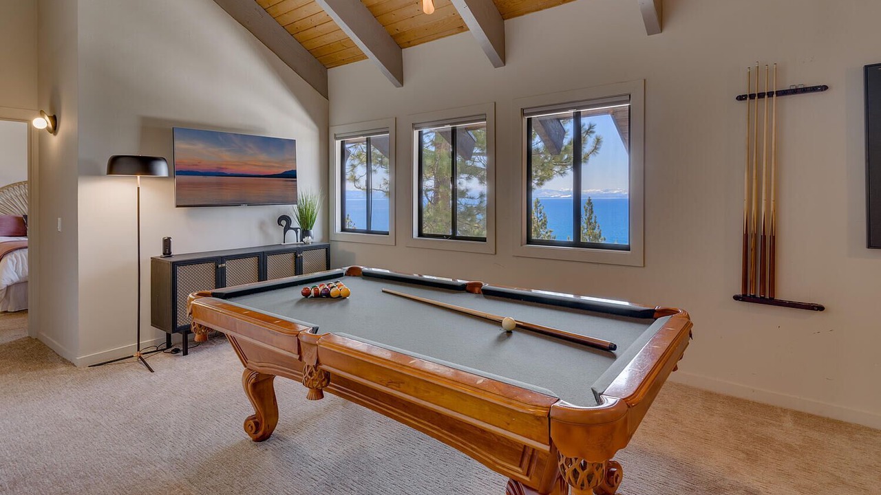 Photo of Bedroom in Lake Forest