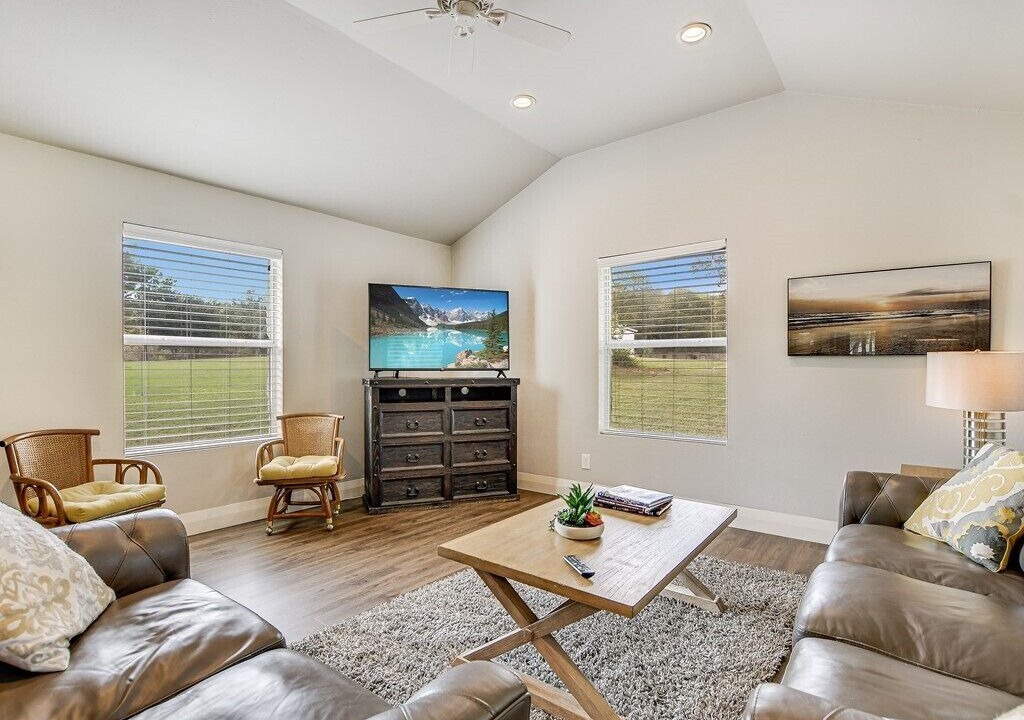 Photo of Livingroom in Wood Island