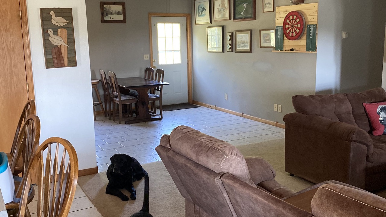 Photo of Livingroom in Lebo