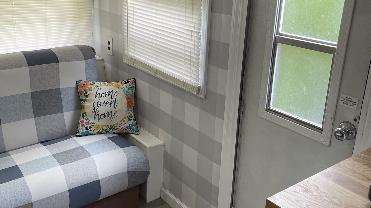 Photo of Livingroom in West Babylon