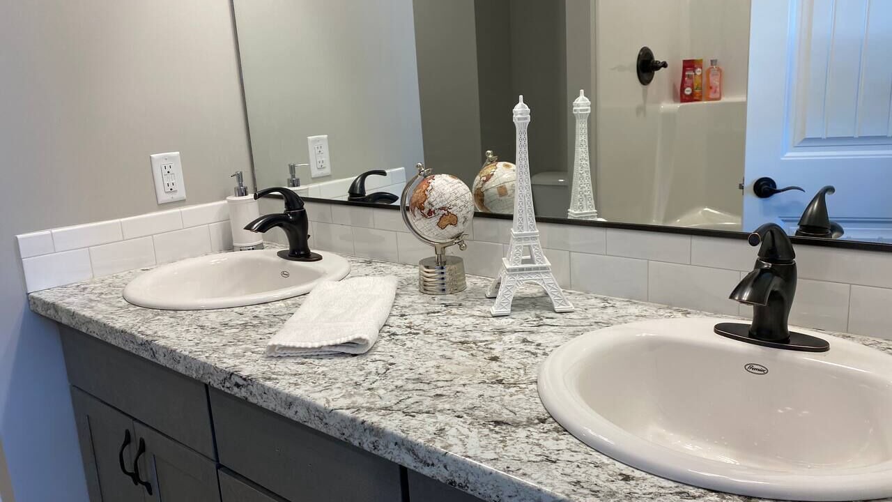 Photo of Bathroom in Ashley Oaks