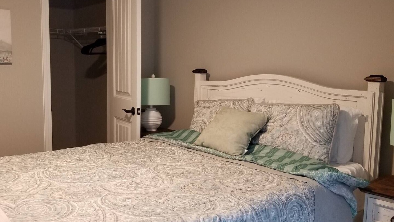 Photo of Bedroom in Ashley Oaks