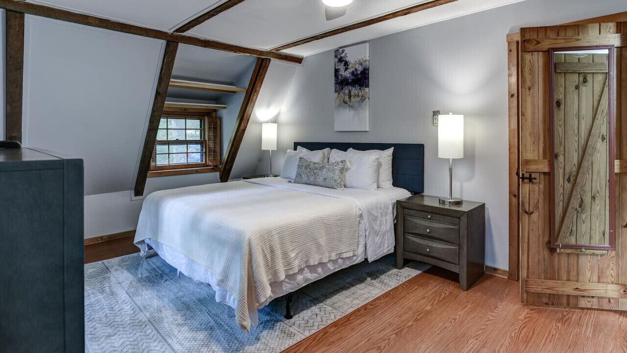 Photo of Bedroom in Royal Pines