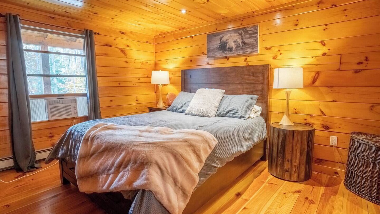 Photo of Bedroom in Campton