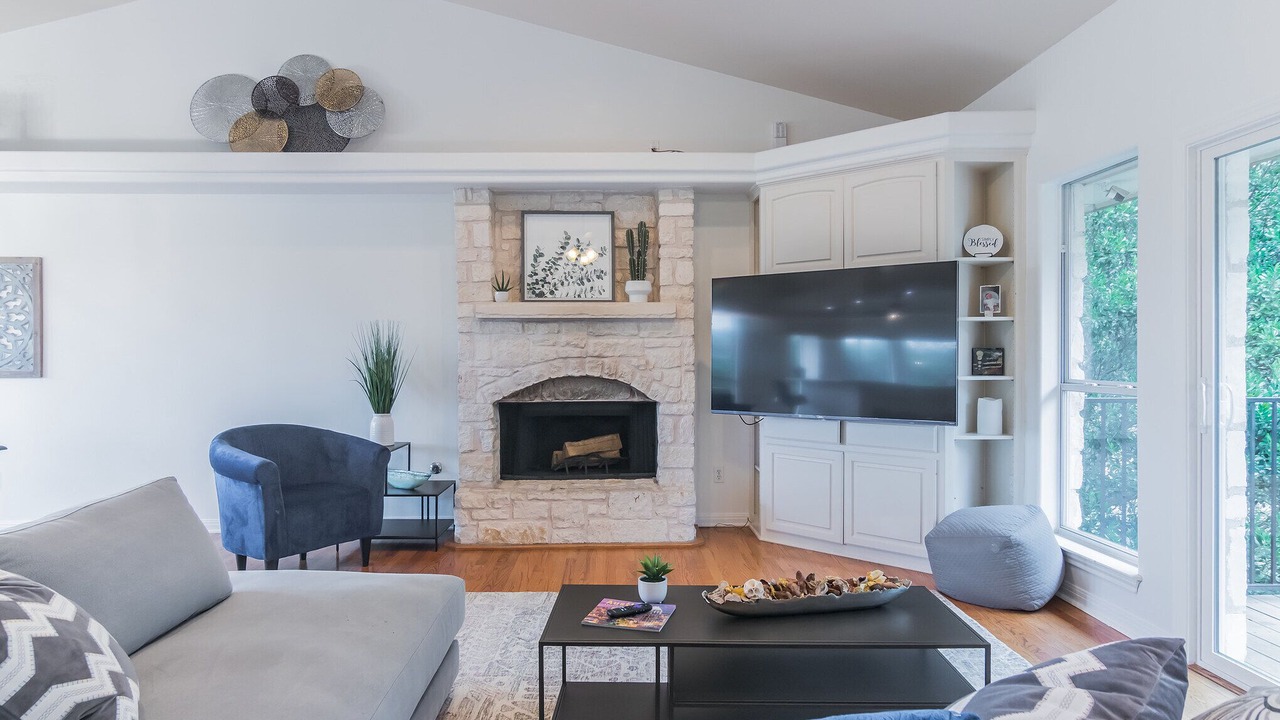 Photo of Livingroom in Travis Landing