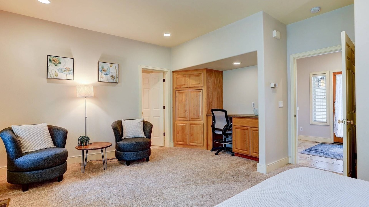 Photo of Others in Broken Top