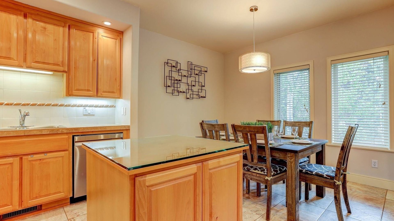 Photo of Others in Broken Top