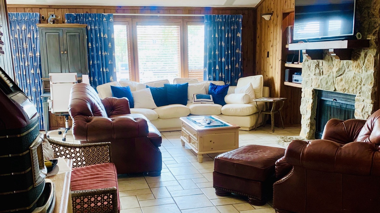 Photo of Livingroom in Graford