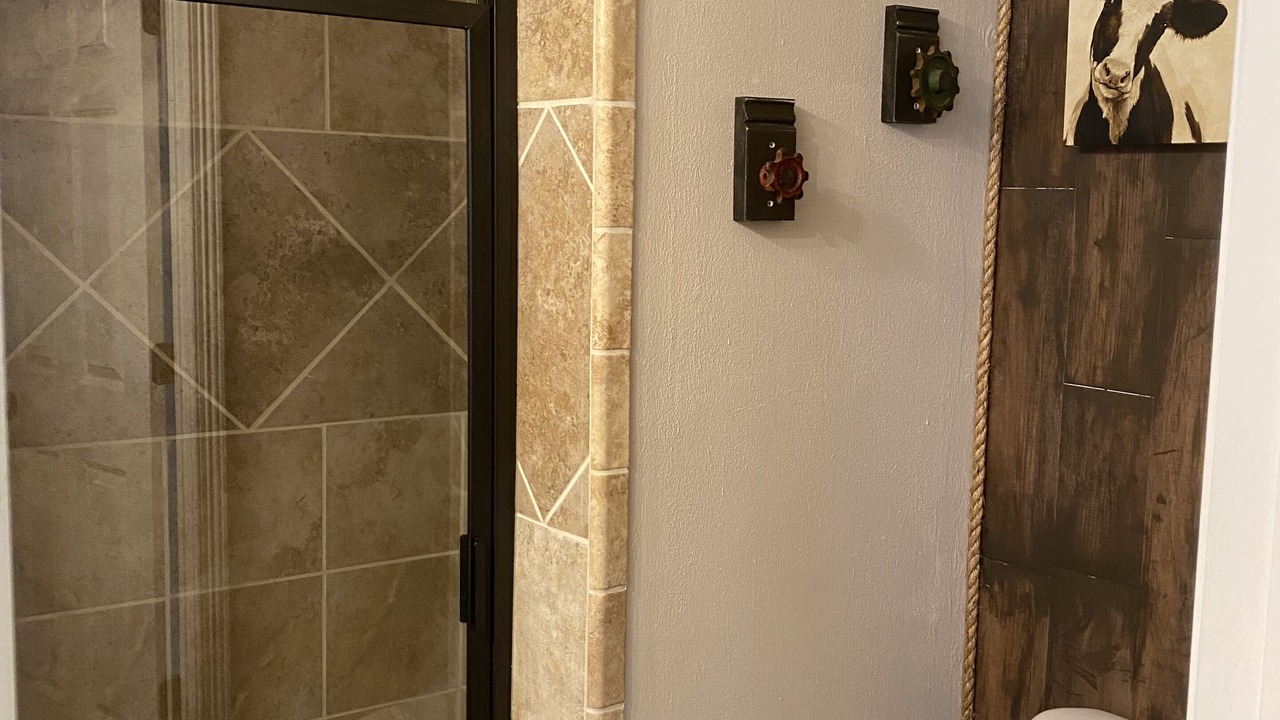 Photo of Bathroom in Flatonia