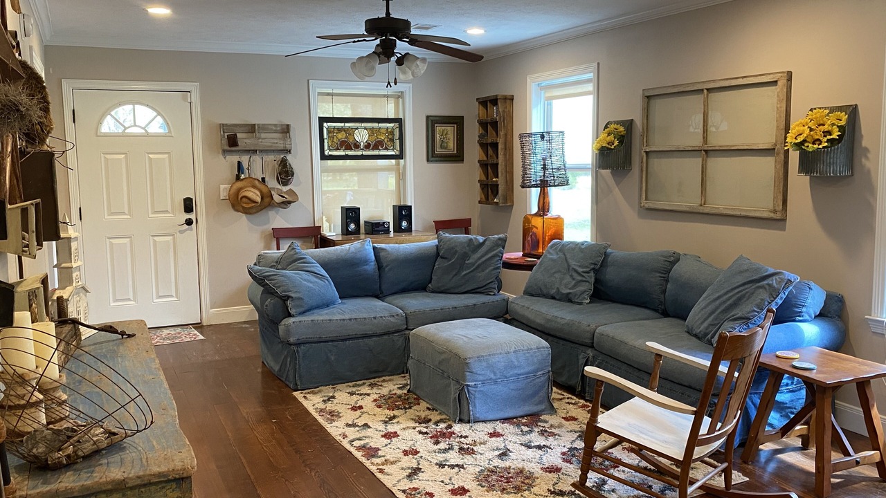 Photo of Livingroom in Flatonia