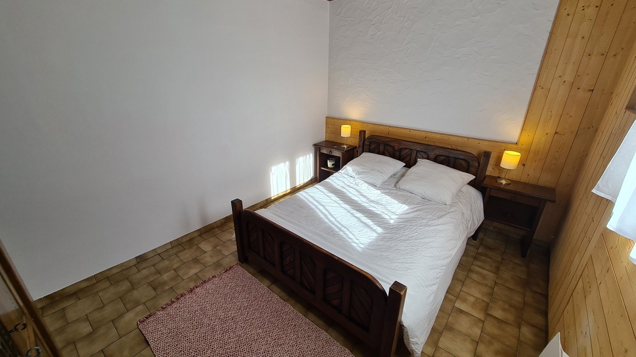 Photo of Bedroom in Campan