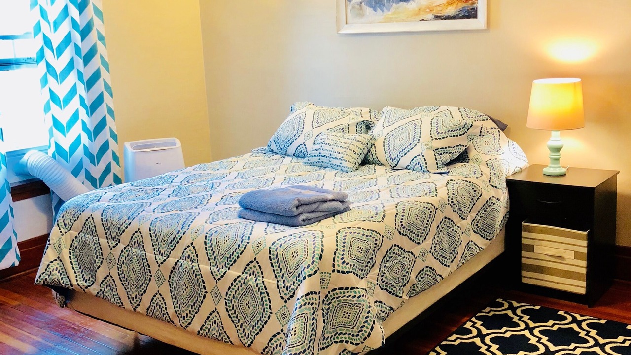Photo of Bedroom in Downtown Niagara Falls