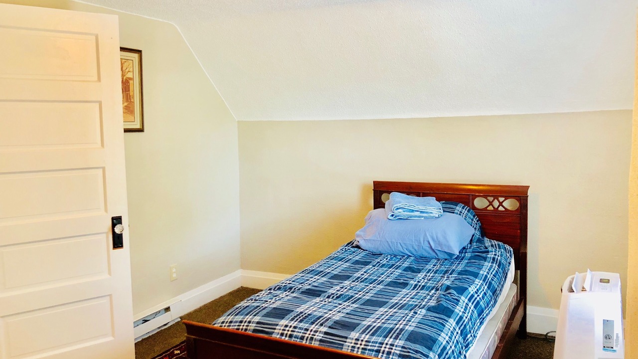 Photo of Bedroom in Downtown Niagara Falls