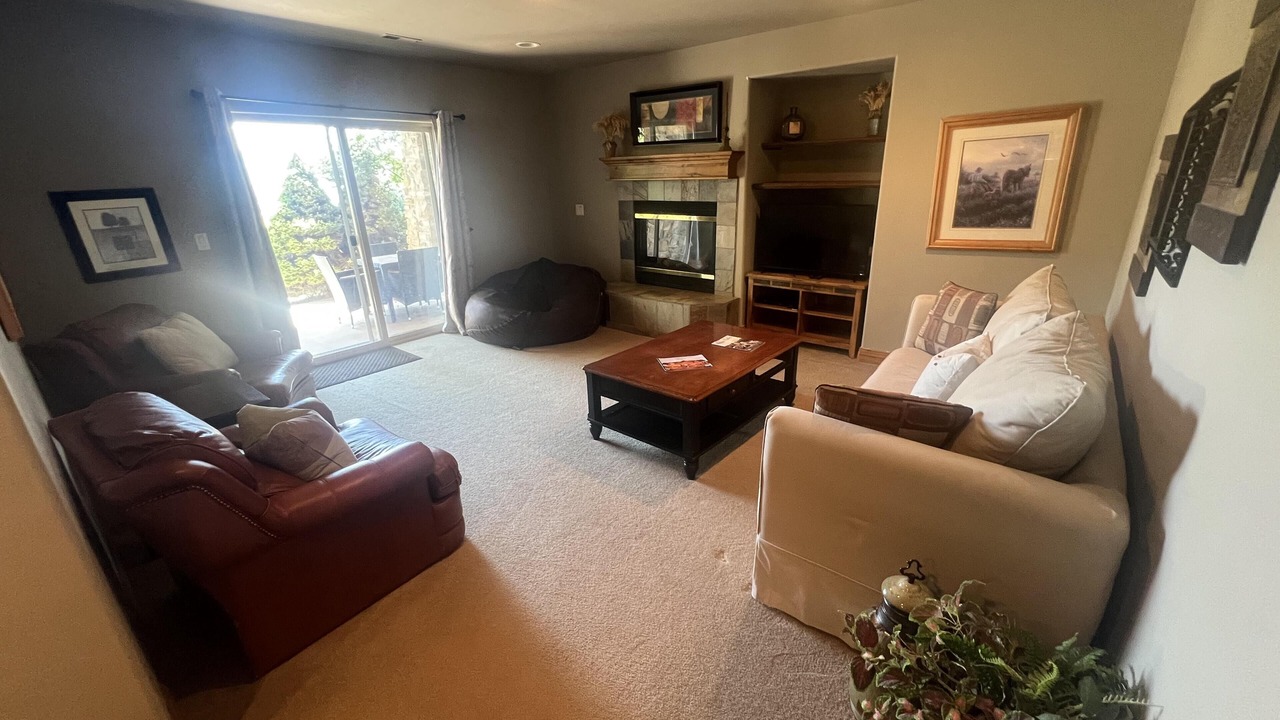 Photo of Livingroom in Midway