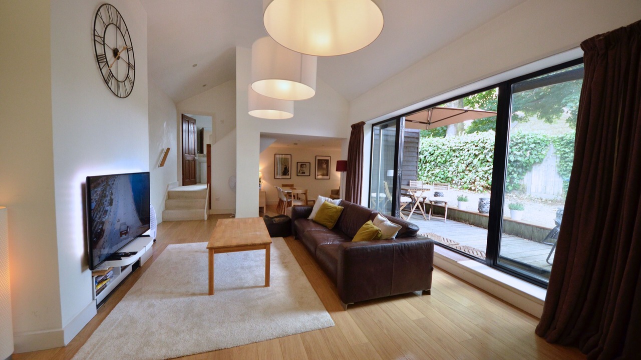 Photo of Livingroom in Windsor City Centre