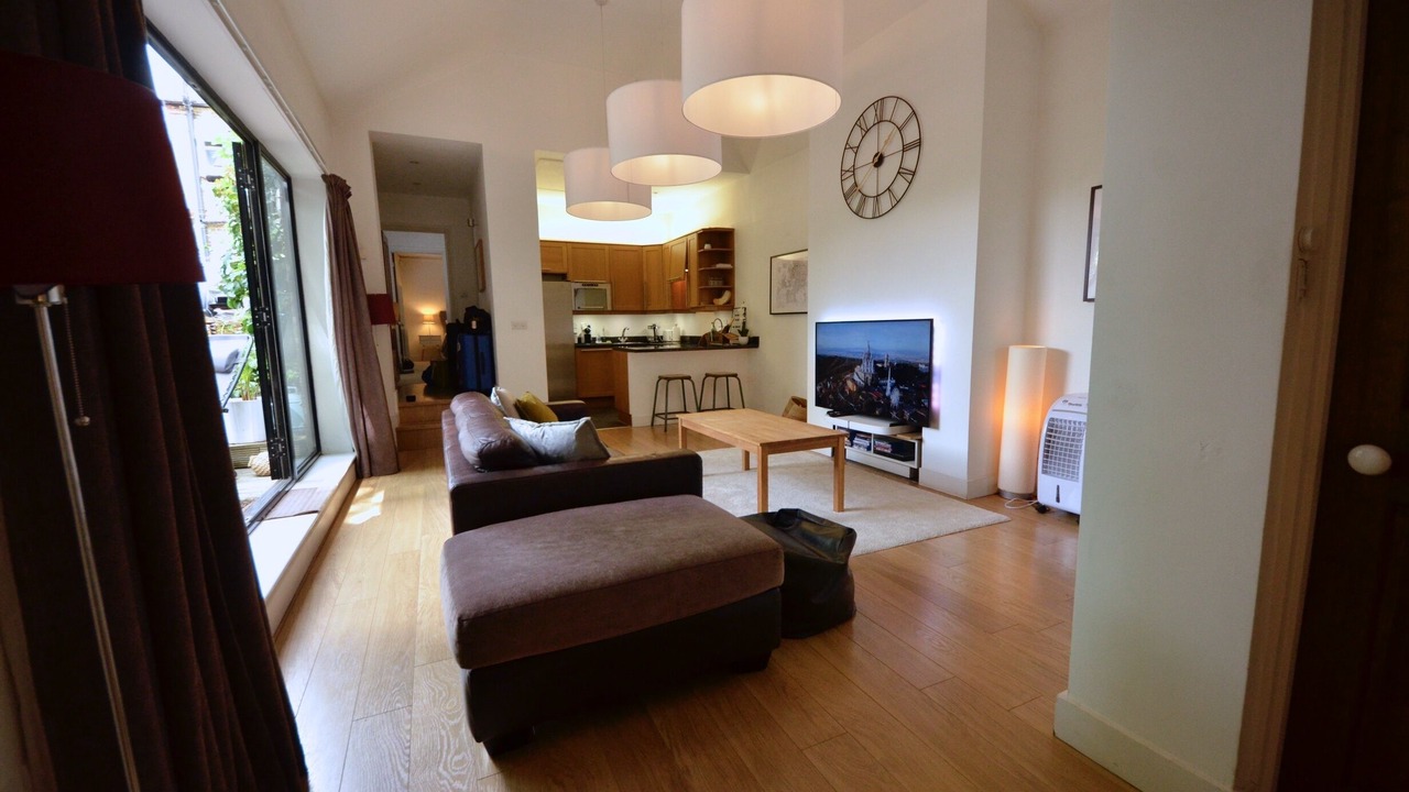 Photo of Livingroom in Windsor City Centre