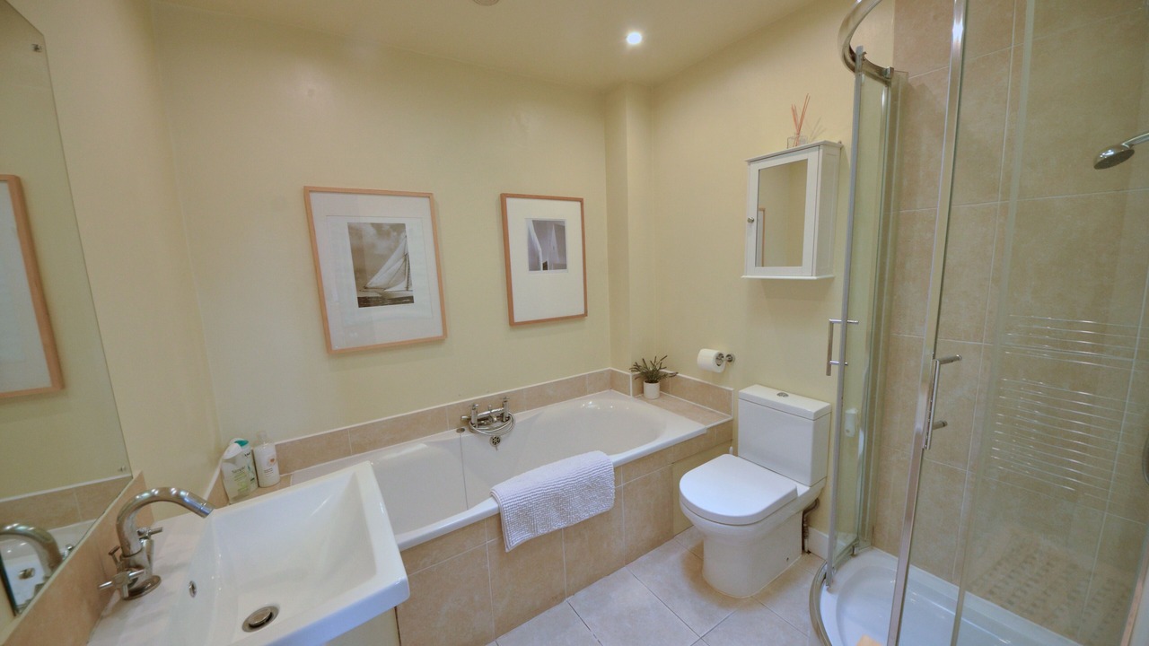 Photo of Bathroom in Windsor City Centre