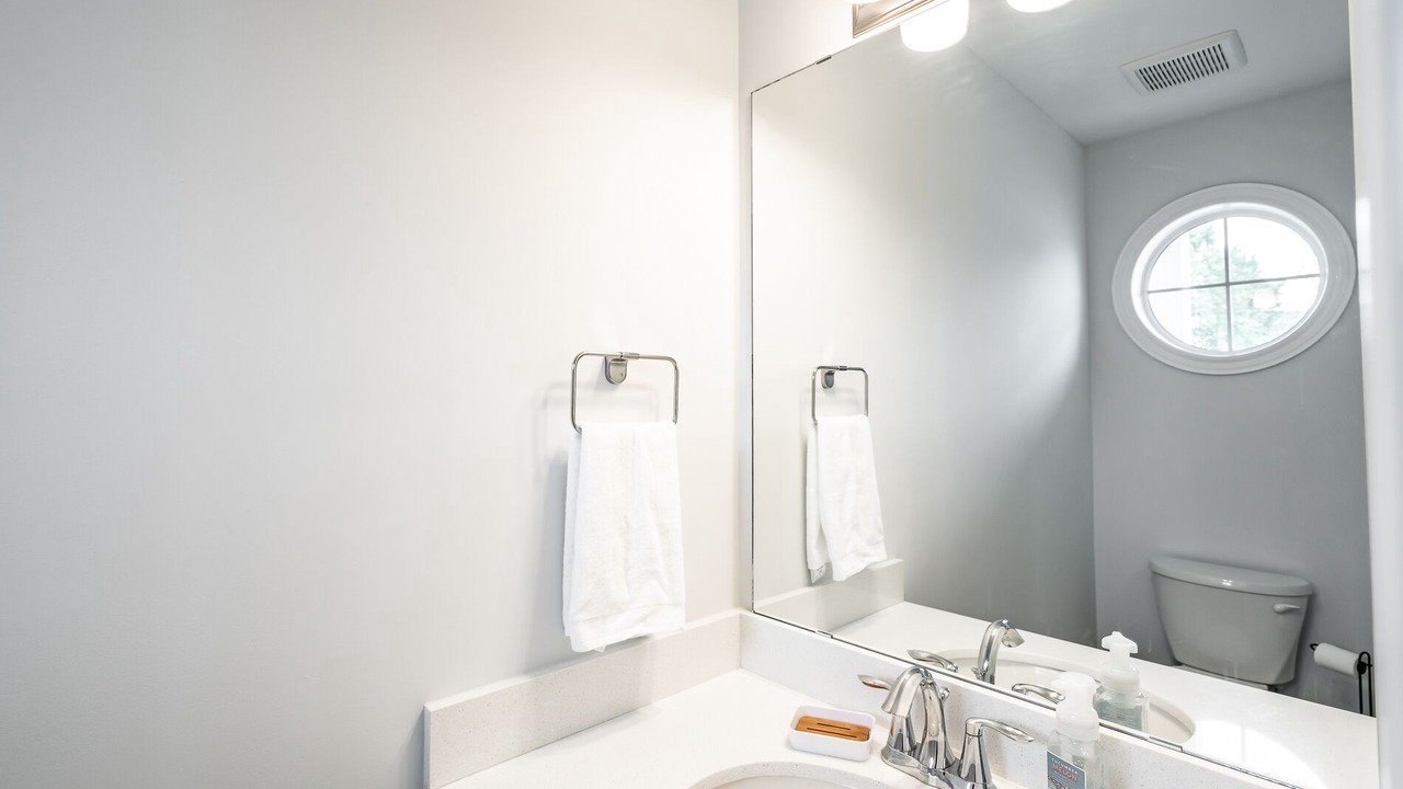 Photo of Bedroom in Crystal Beach