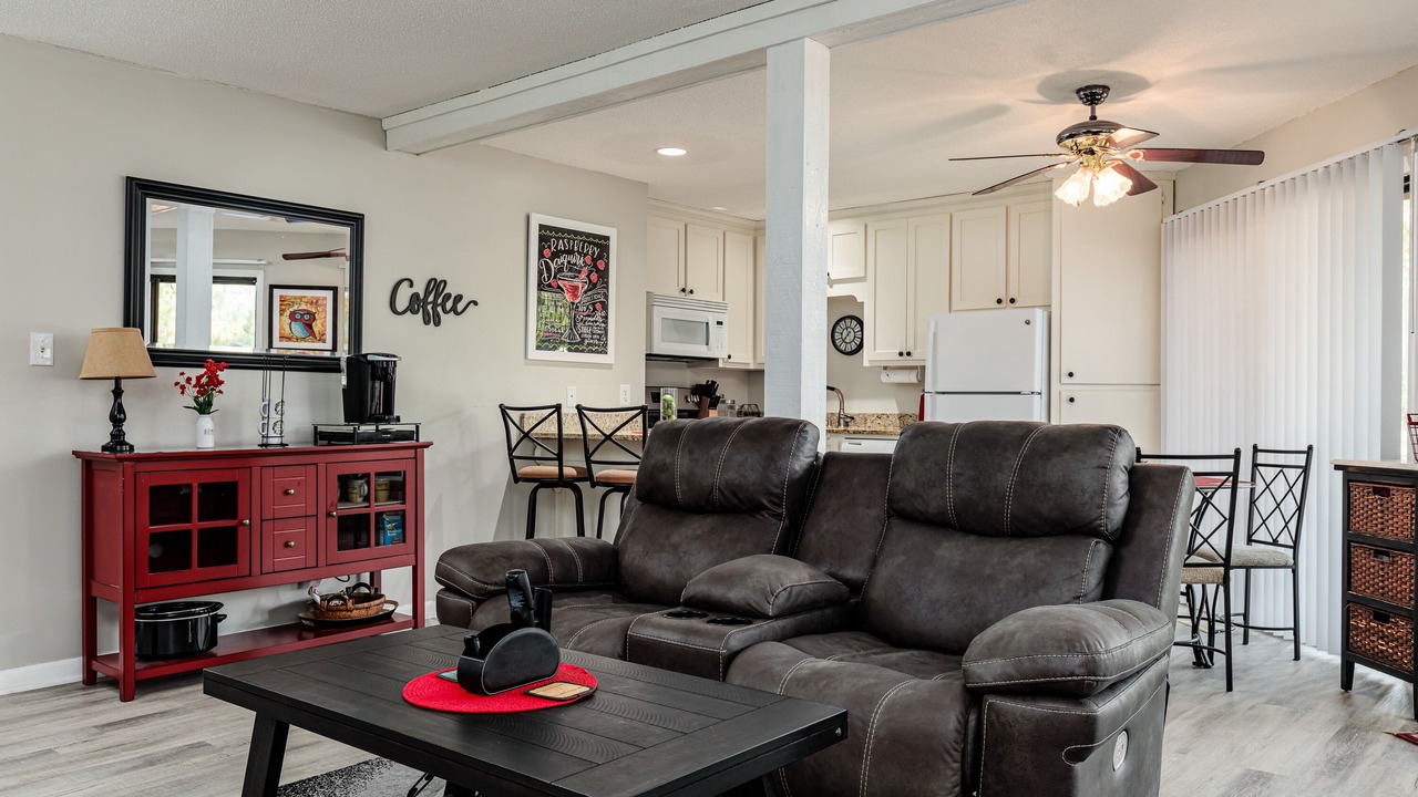 Photo of Livingroom in Foxfire