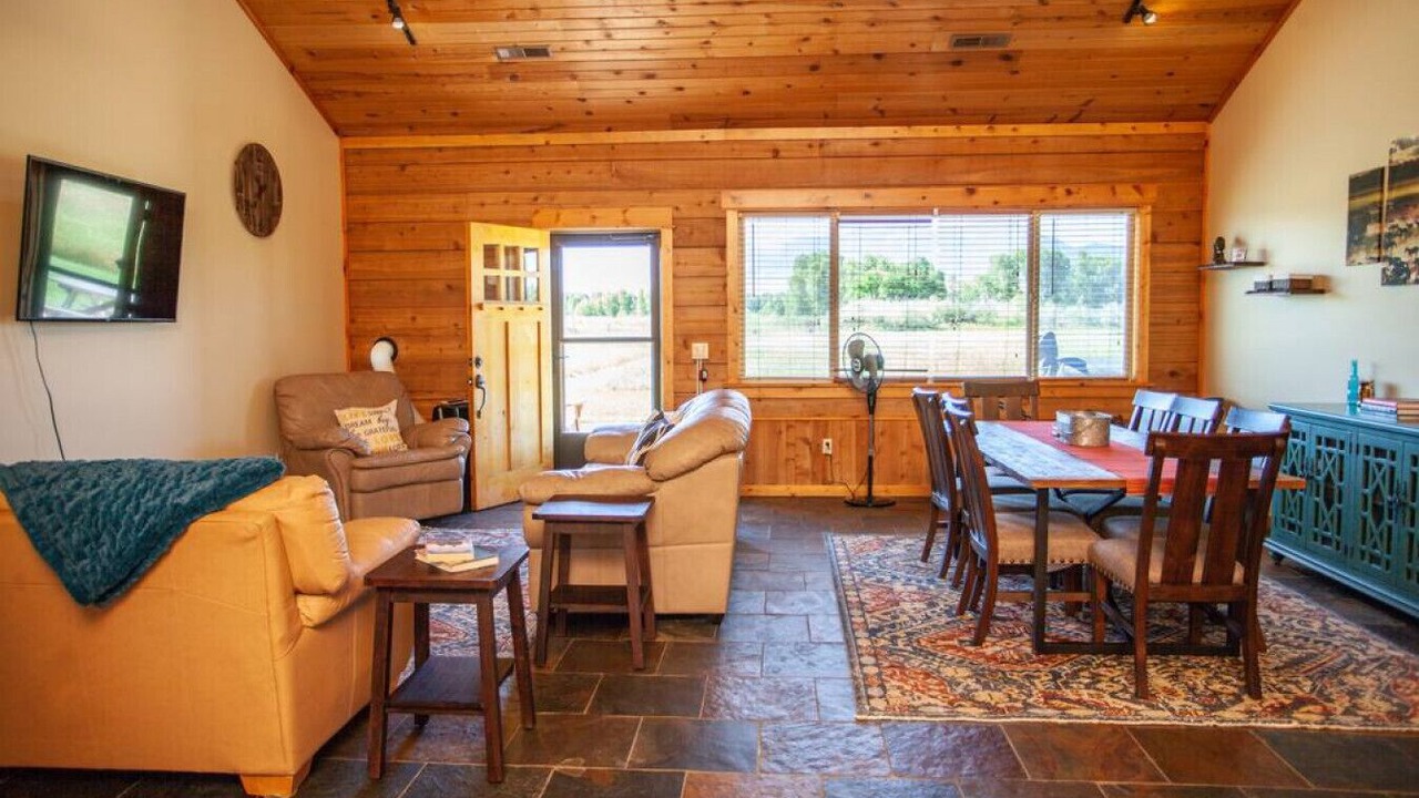 Photo of Livingroom in Livingston