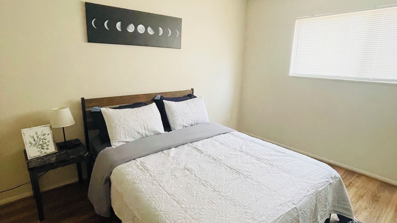 Photo of Bedroom in Foxcroft Square