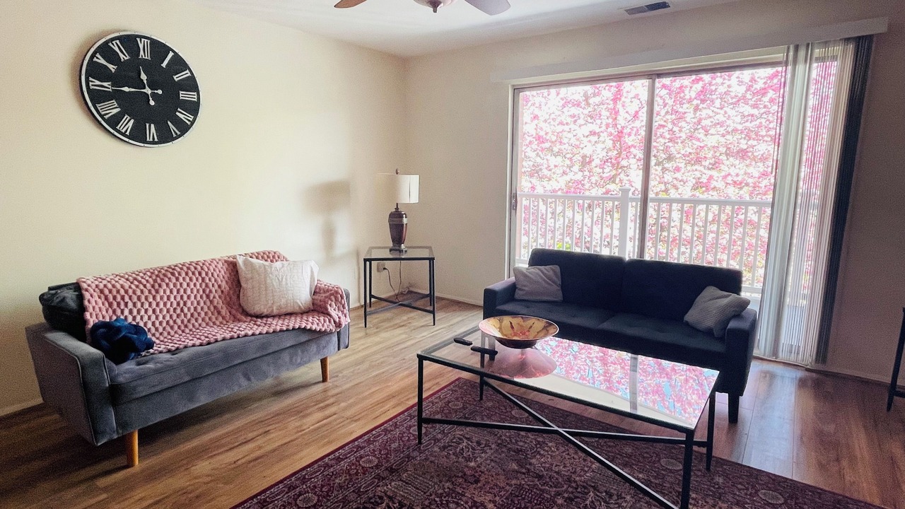 Photo of Livingroom in Foxcroft Square