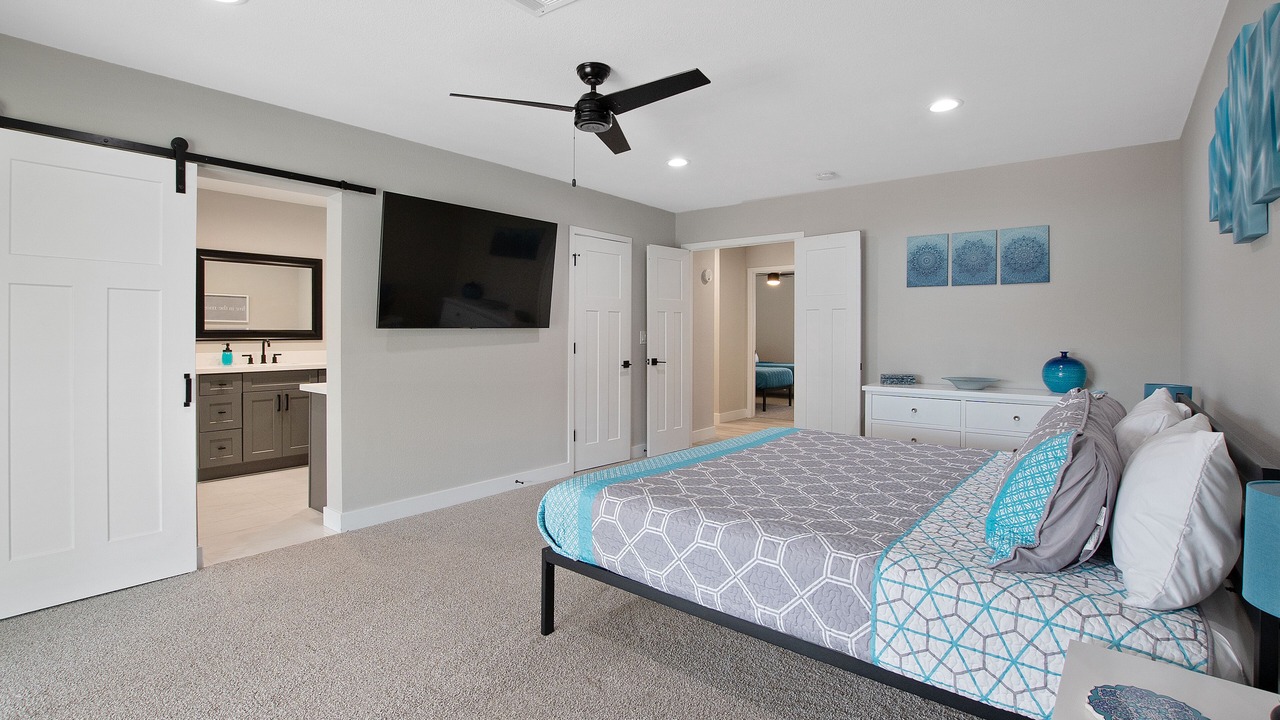 Photo of Bedroom in Paradise Valley Village