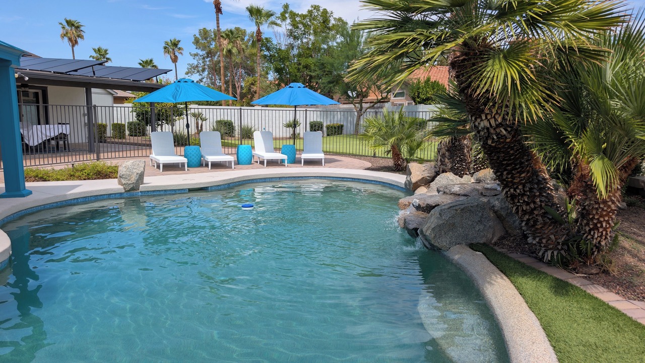 Photo of Outdoor in Paradise Valley Village