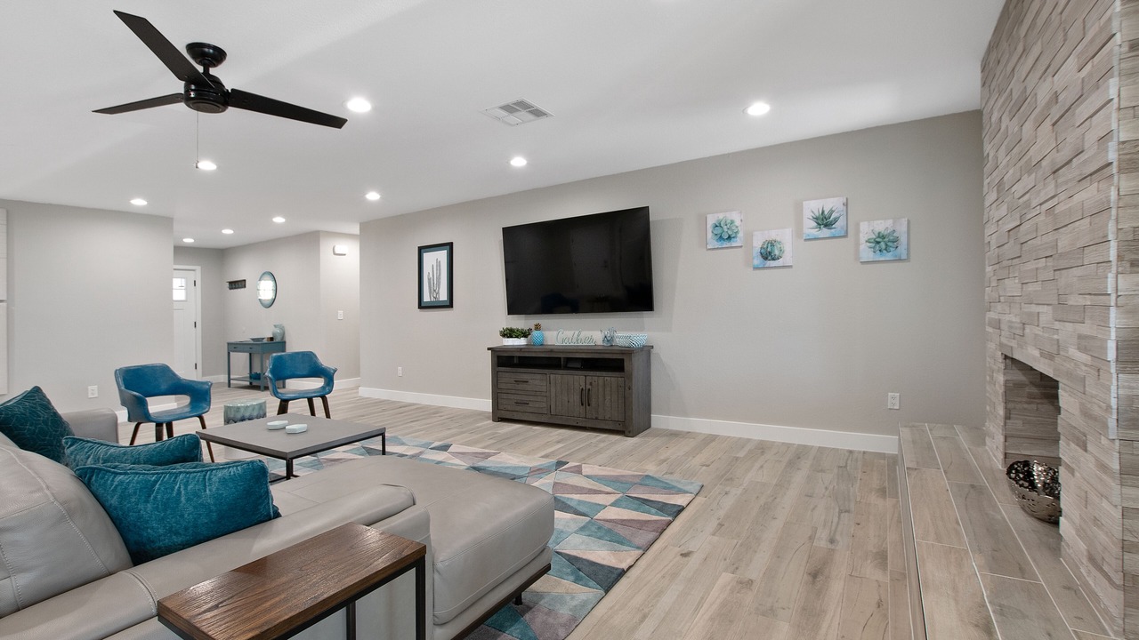 Photo of Livingroom in Paradise Valley Village